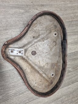 Jawa Pérák - sedlo nízké - 3