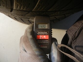 Zimní pneu Barum 215/50R17 - 3