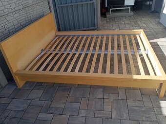 Prodám manželskou postel 160cm x 200cm - 3