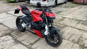 Ducati Streetfighter V2 - 3