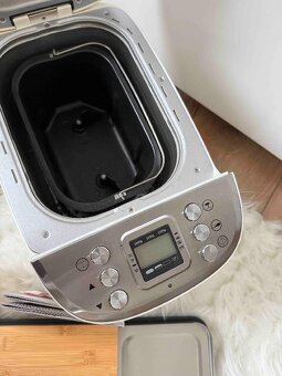 Domácí pekárna Silvecrest, váha Sencor a prkénko - 3