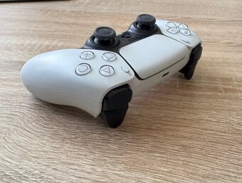 PS5 ovladac - 3