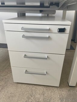 Kancelářský nábytek Steelcase - 3