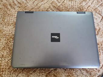 Fujitsu Esprimo - 3
