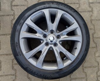 Alu kola originál Škoda Superb II 5x112 R17 Trifid - 3