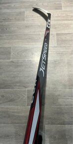 Hokejka CCM Jetspeed 440 flex 65 R 29, práva - nová - 3