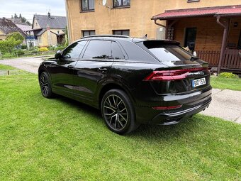 Rok 2023 Audi Q8 3.0 45 TDI Quattro S line - 3
