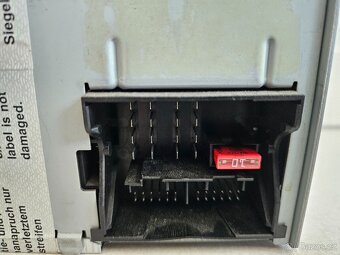 VW RCD 300 CD GOLF 5 PASSAT CADDY TOURAN - 1K0035186J - GRUN - 3