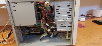 Retro počítač Celeron 800 mhz, 256 MB ram, Windows 98 - 3