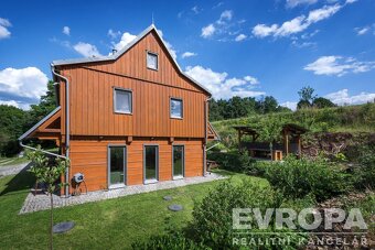 Prodej jedinečné nemovitosti obklopeného přírodou v Senešnic - 3