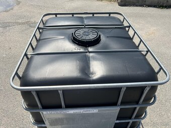 Černé IBC 1000l •FABRICKY ZREPASOVANÉ•KOV PALETA• - 3