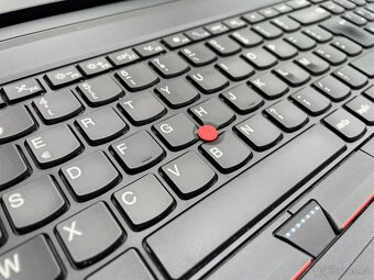 herní / pracovní notebook 17" LCD - Lenovo P70 - VGA 4GB - 3