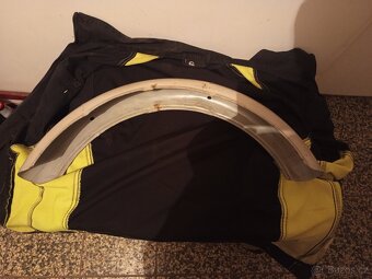 Blatník přední mustang - 3