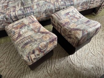 gauč, dvě křesla a podnožky - 3