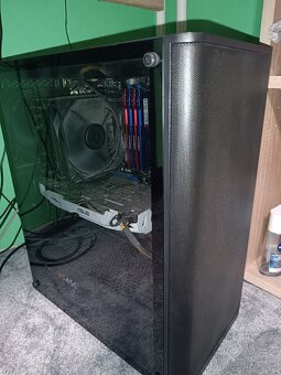 Stolní počítač herní - 3