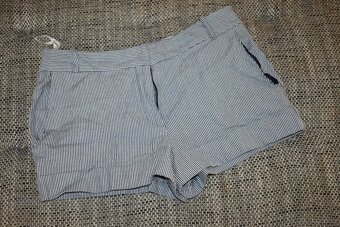 Značkové kraťasy Next, H&M velikost 146/152/158 - 3