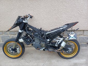 KTM LC4 690 SM - DOKLADY + NÁHRADNÍ DÍLY - 3