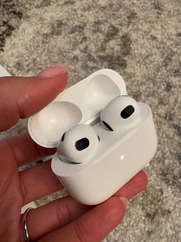 Apple AirPods 2022 - 3