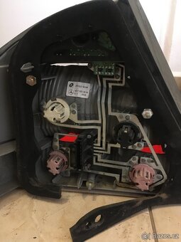 Pravé zadní světlo MERCEDES W220 + prahové lišty - 3