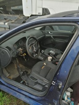 Škoda Octavia 2 díly - 3