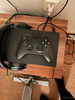 Xbox series X 1TB, Volant, Křeslo, Sluchátka - 3