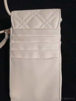 bílé pouzdro na mobil závěsné - 3