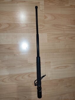 Kalený teleskopický obušek ESP 21" se svítilnou - 3