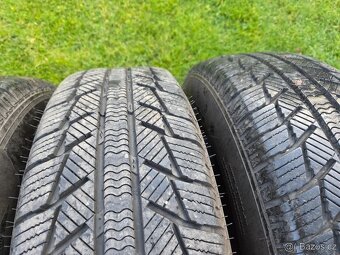 Zimní pneu Syron Everest C 225/75 R16C 121/120S - 3