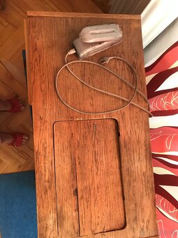 Šicí stroj Veritas včetně dřevěné skříňky - 3