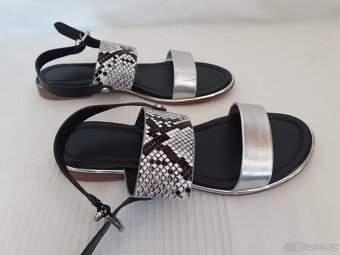 Prodám dámské sandály vel. 38 stélka 23,8 - 3