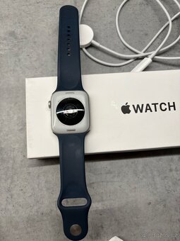 Apple Watch SE (2. generace) 44 mm - 3