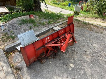 Malotraktor Mt8 - radlica, pluh - 3