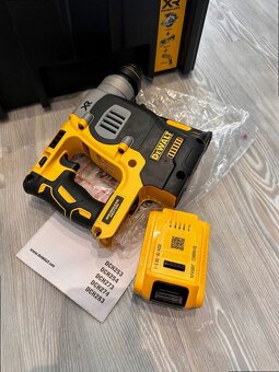 Vrtací kladivo DEWALT DCH273 - 3