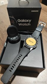 Samsung Galaxy Watch 46mm se spoustou řemínků - 3