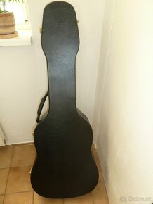 Kufr na akustickou kytaru. Vyrobený v Španielsku - 3