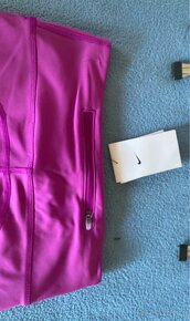 Nove leginy Nike , velikost na visacce - 3