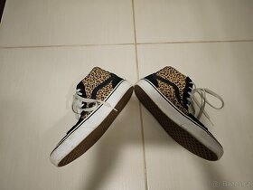 Prodám dívčí/dámské kotníkové kožené boty zn. Vans vel. 39 - 3