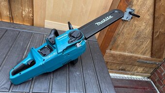 Makita DUC353Z 2×18V aku řetězová pila – TOP stav + náhradní - 3