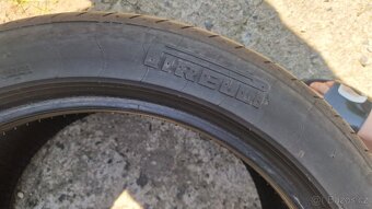 PRODÁM 2 LETNÍ PNEU PIRELLI 275/40/19, CENA JE ZA 2 KUSY PNE - 3