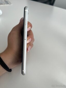 iPhone SE 2020 - 3