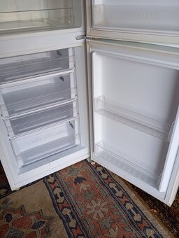 🧊 Samsung– kombinovaná lednice, 332 l, statické - 3