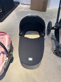 Nabízím kočárek CYBEX Platinum Priam Rosegold - 3