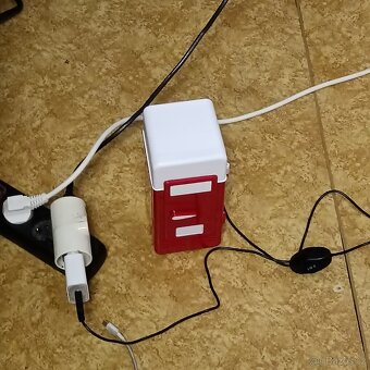 Malá lednice na jeden parfem - 3