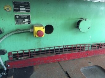 MM5/2500 tabulové nůžky, vyrobené v roce 1980 - 3