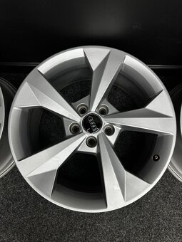 Alu Audi 5x112 18” 8Y0601025J - 3
