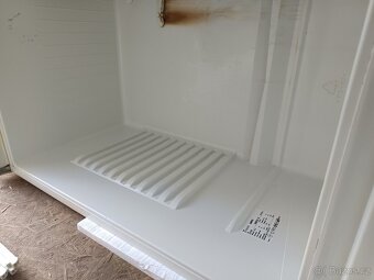 Lednička s mrazákem - 3