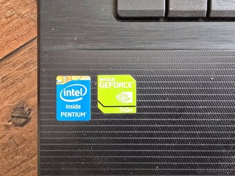 Prodám notebook Asus - 3