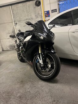 Yamaha R1 - 3