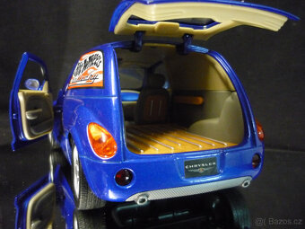 Chrysler PT Panel Cruiser Hot Wheels 1/18 - 3
