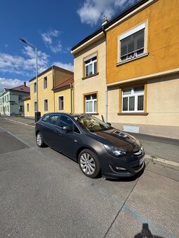 Opel Astra Sport Tourer 2012 - 3